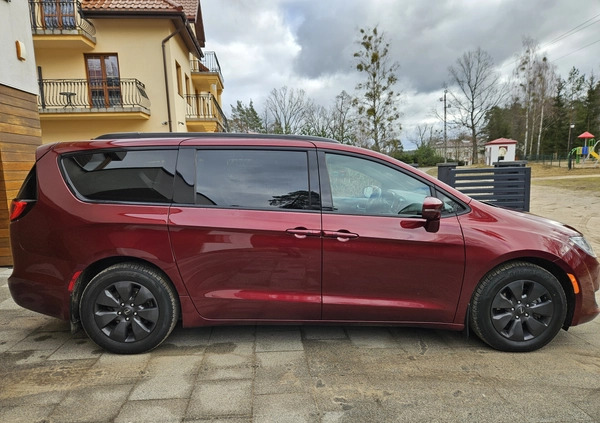 Chrysler Pacifica cena 149998 przebieg: 98000, rok produkcji 2019 z Janowiec Wielkopolski małe 191